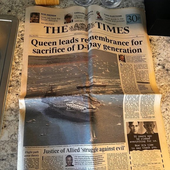 1994 Diu Uit Mon Droit “Queen Leads D-Day Remembrance Sacrafice” Newspaper - Picture 1 of 4